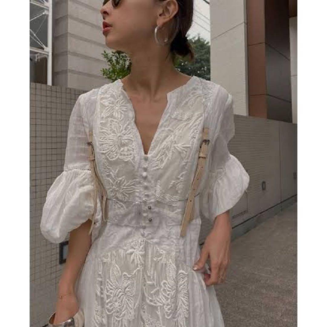 ワンピース AMERI MEDI EMBROIDERY TULLE LACE DRESS