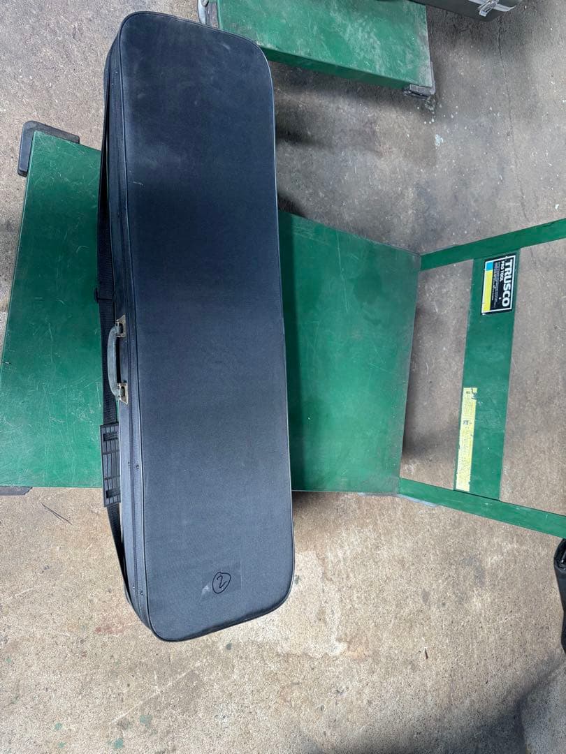 2-津軽三味線?　高級糸巻き 紅木？ハードケース&付属