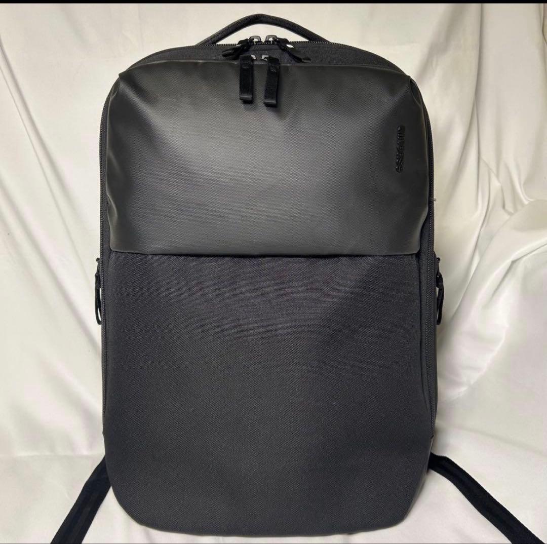 【美品】Incase インケース ARC Daypack ブラック リュック
