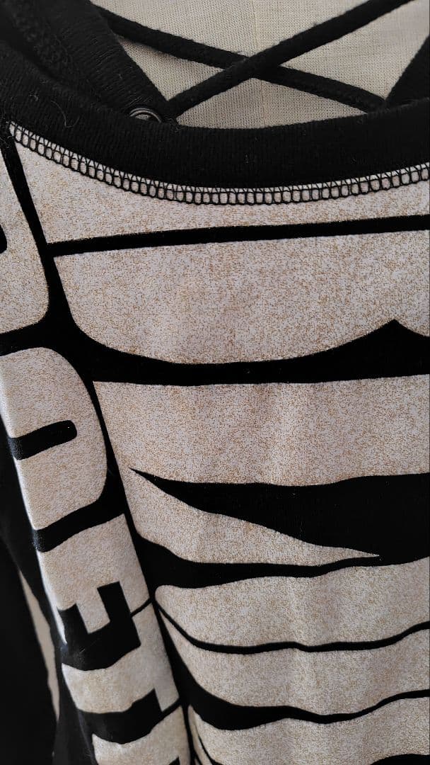 d.i.a. 背中編み上げ カットソー