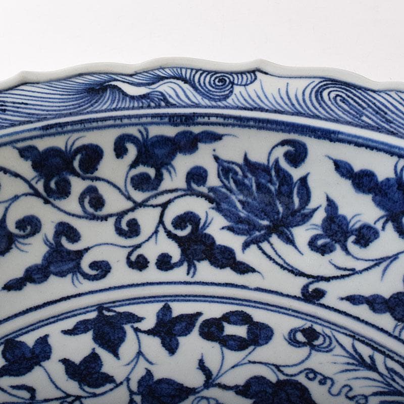 中国　青花　山水麒麟文盤　大皿　輪花皿　直径約41㎝　V　7324C