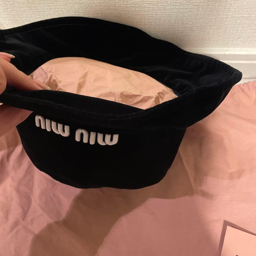 MIU MIU ブラック バケットハット ベルベット　今だけセール^ - ^