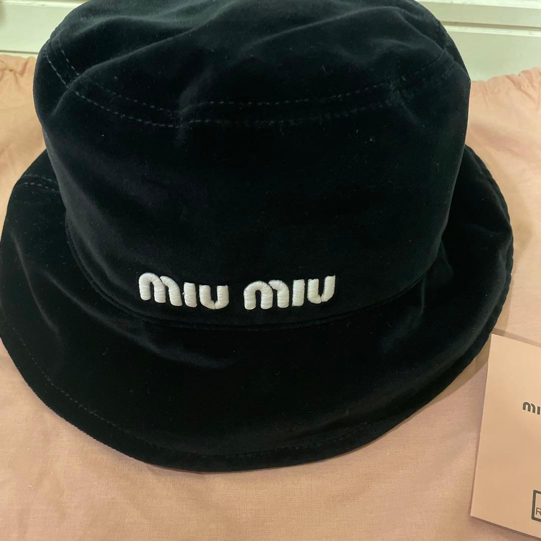 MIU MIU ブラック バケットハット ベルベット　今だけセール^ - ^