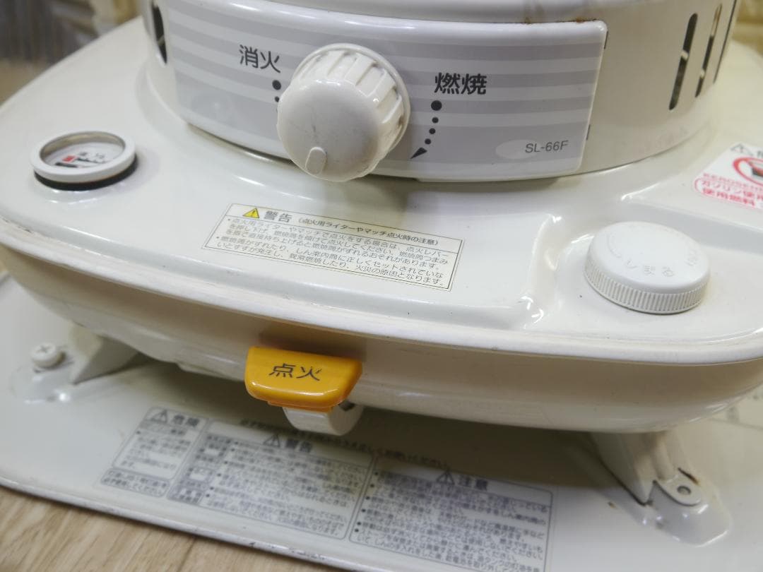 2013年◆送料込み出品◆コロナ　ホワイト 円筒形 石油ストーブ