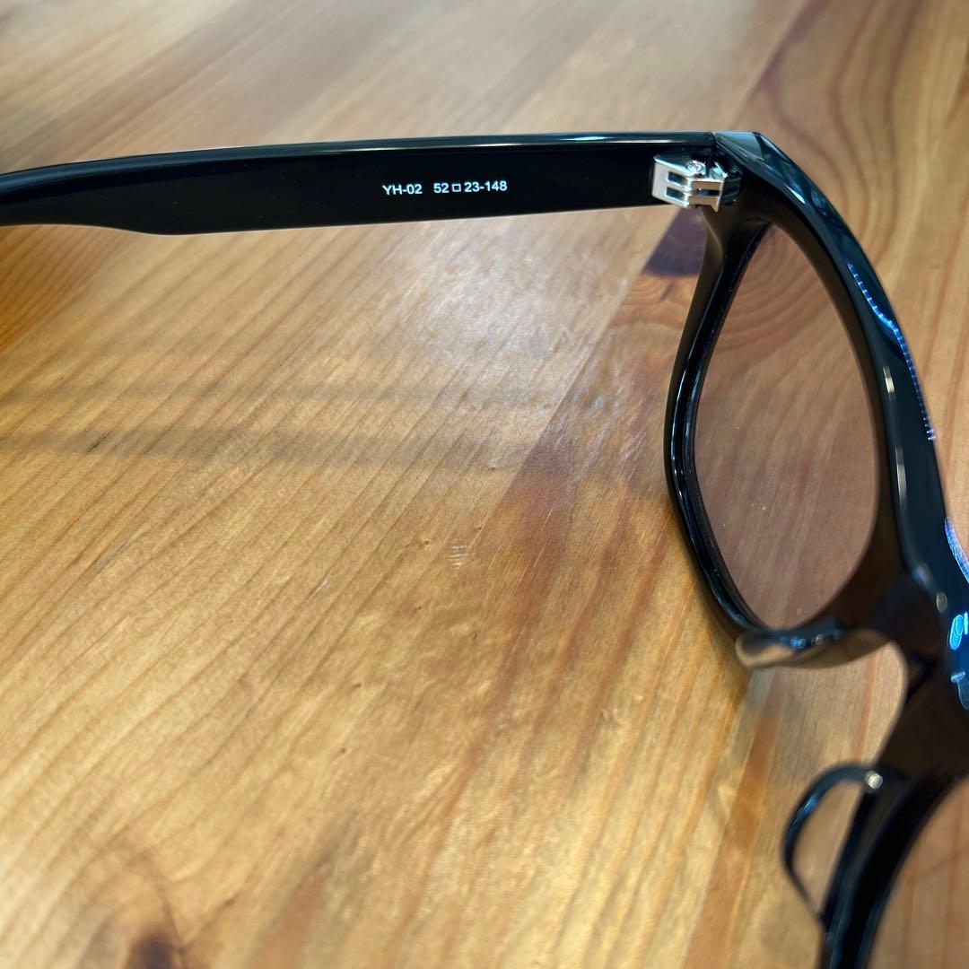 ⚪︎完売品⚪︎萩原裕介さん　YH02 BK/GR サングラス　カラーレンズ　グレー
