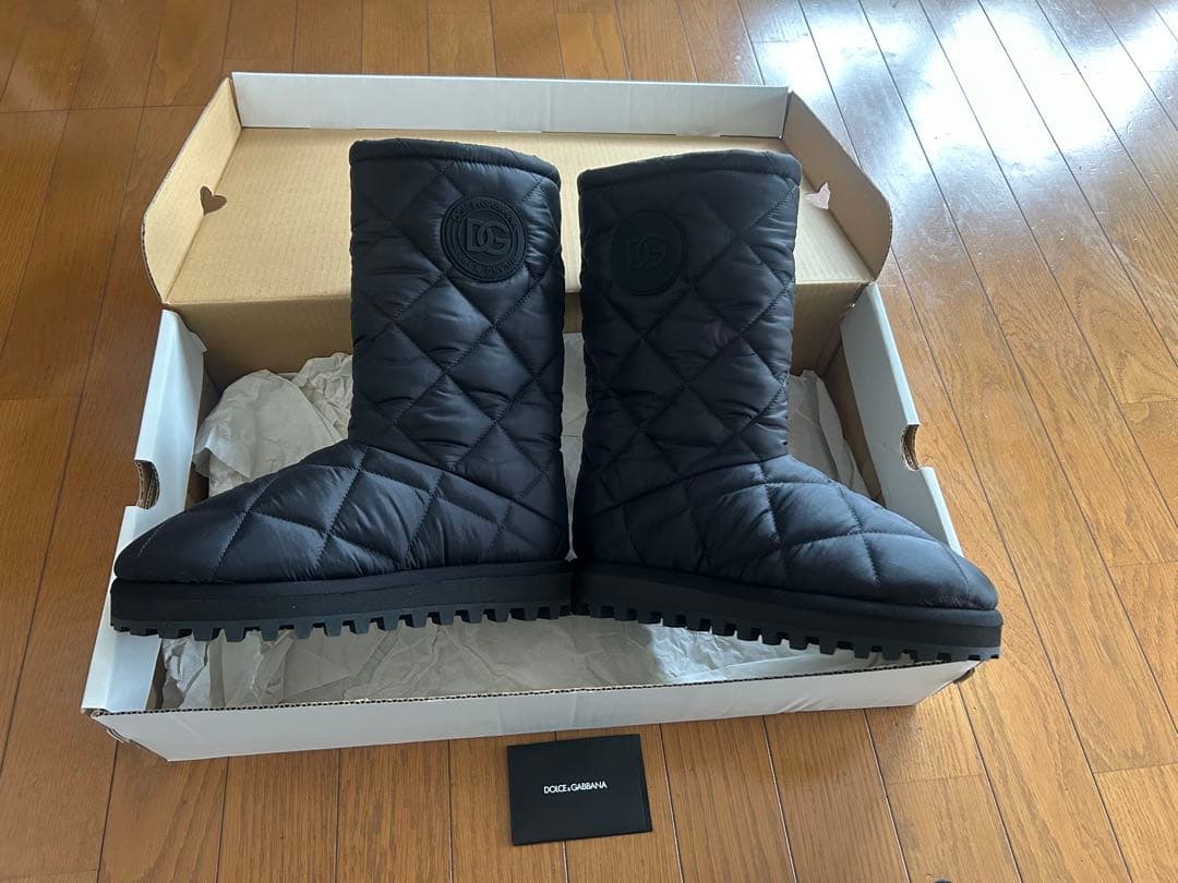 Dolce & Gabbana ブラックキルティングブーツ