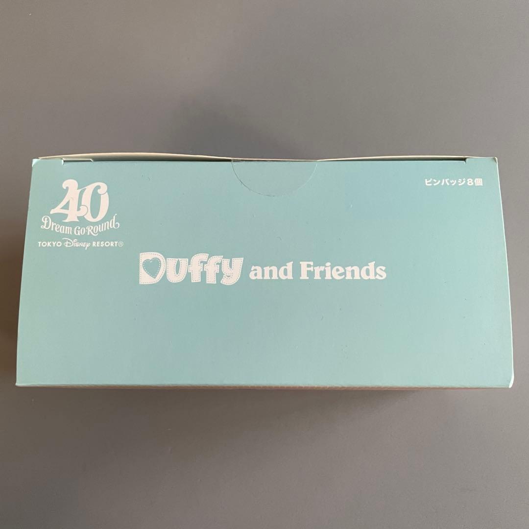 ダッフィー フロムオールオブアス　ピンバッジ 8種　コンプリート　新品未開封