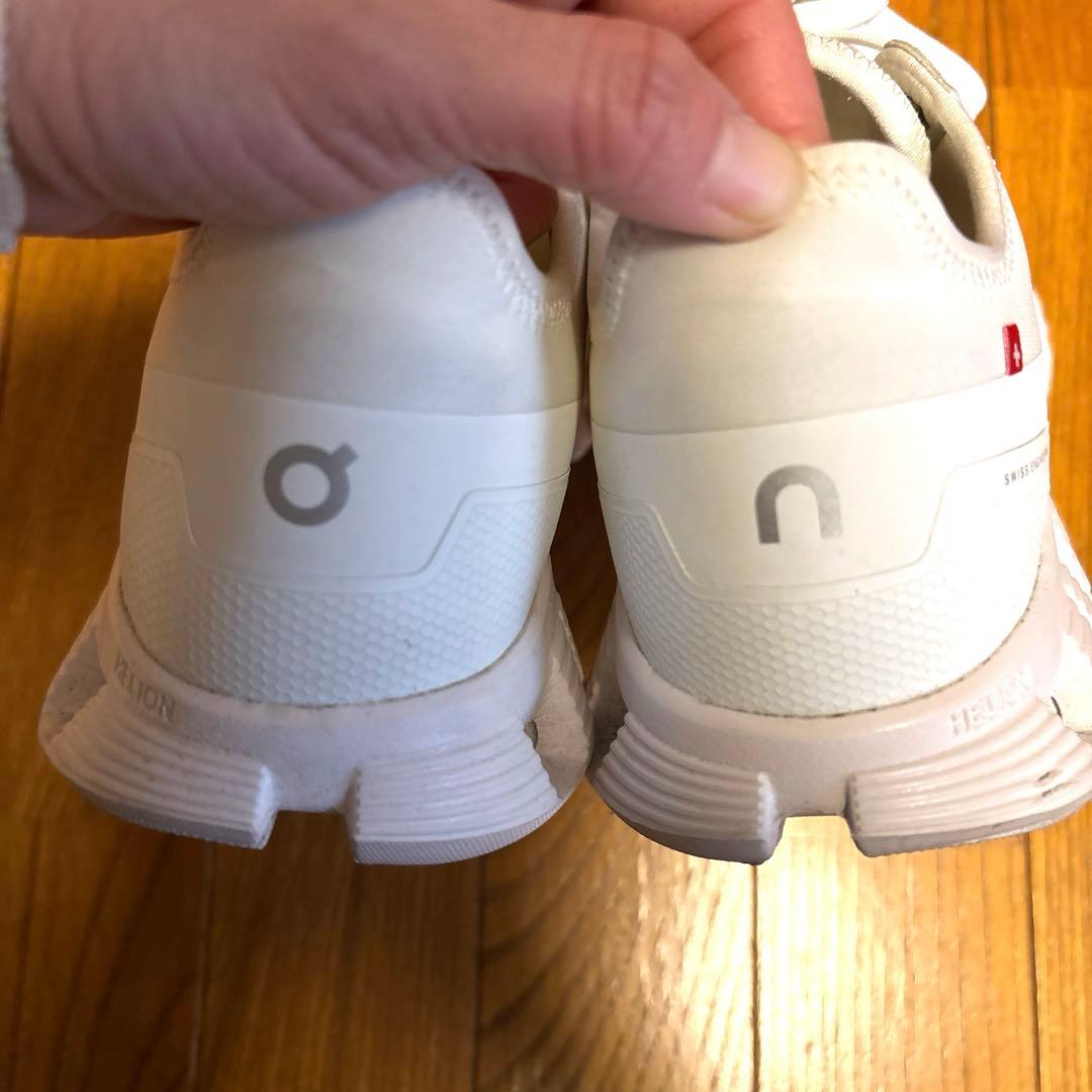 【値下げ】【超美品】on ホワイト スニーカー