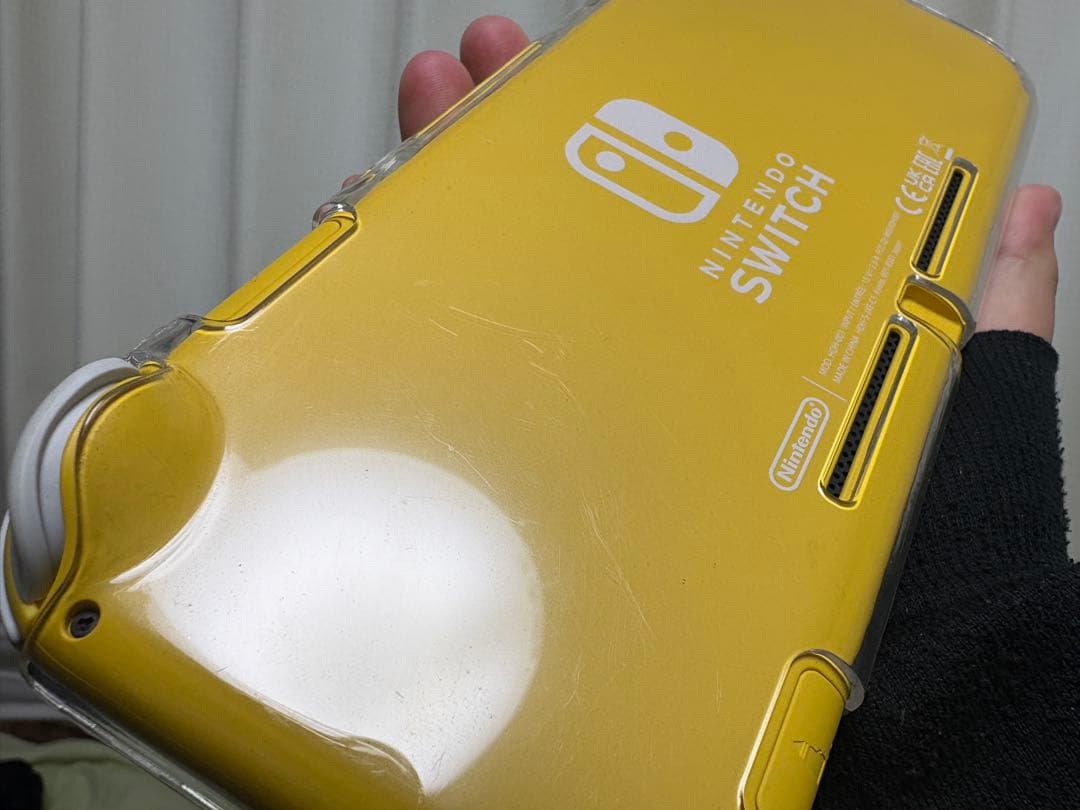 Nintendo Switch Lite イエロー 本体　カセット付き