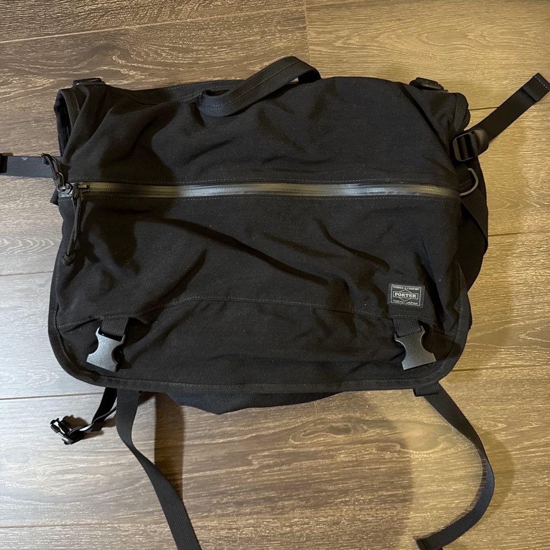 吉田カバンのポーター「クランカーズ」メッセンジャーバッグ（Lサイズ）