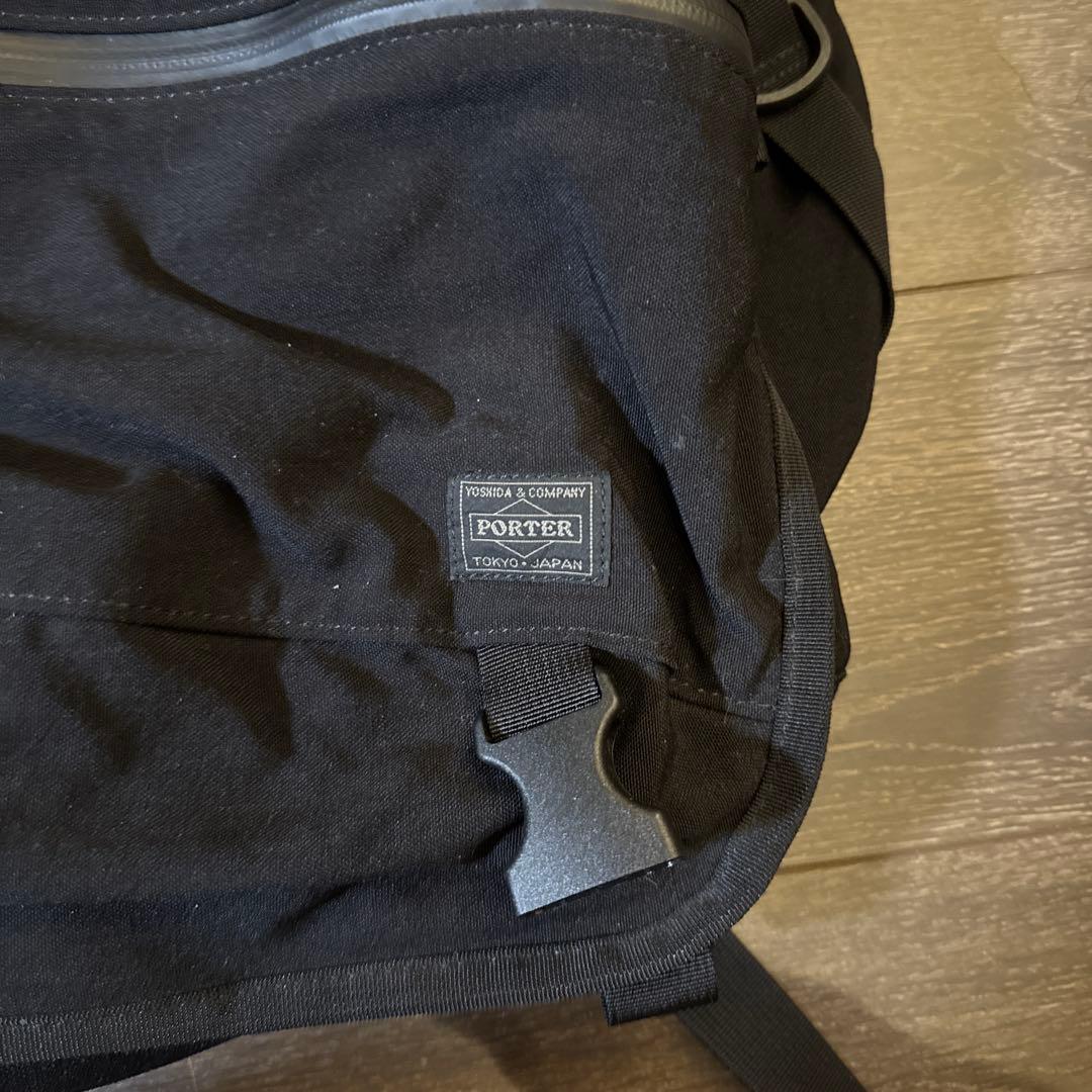 吉田カバンのポーター「クランカーズ」メッセンジャーバッグ（Lサイズ）