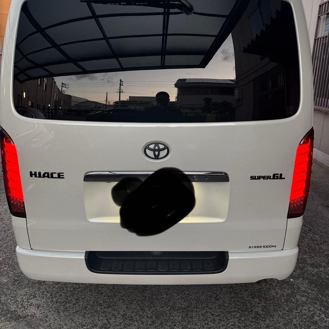 ハイエース　テールランプ