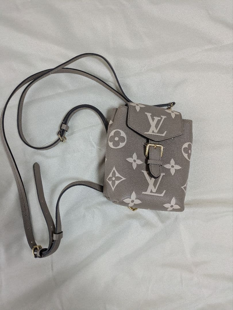 Louis Vuitton タイニーバックパック