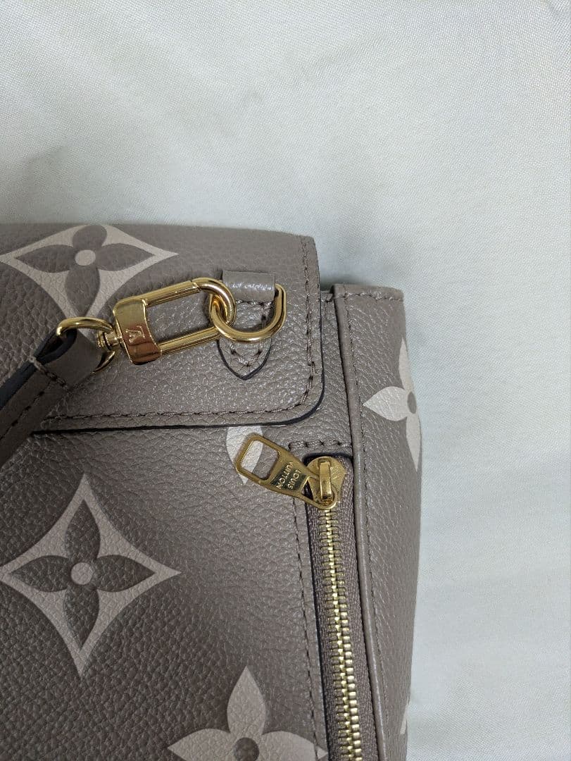 Louis Vuitton タイニーバックパック