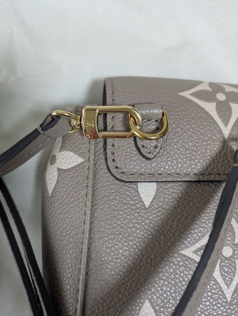 Louis Vuitton タイニーバックパック