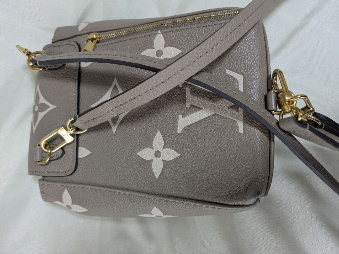 Louis Vuitton タイニーバックパック