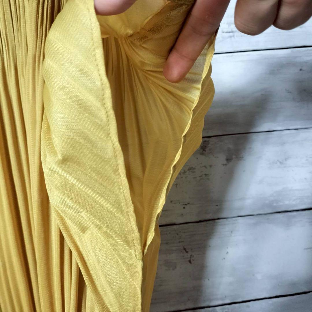 プリーツプリーズ イッセイミヤケ サークルカットソー 消しプリーツ 半袖Vネック