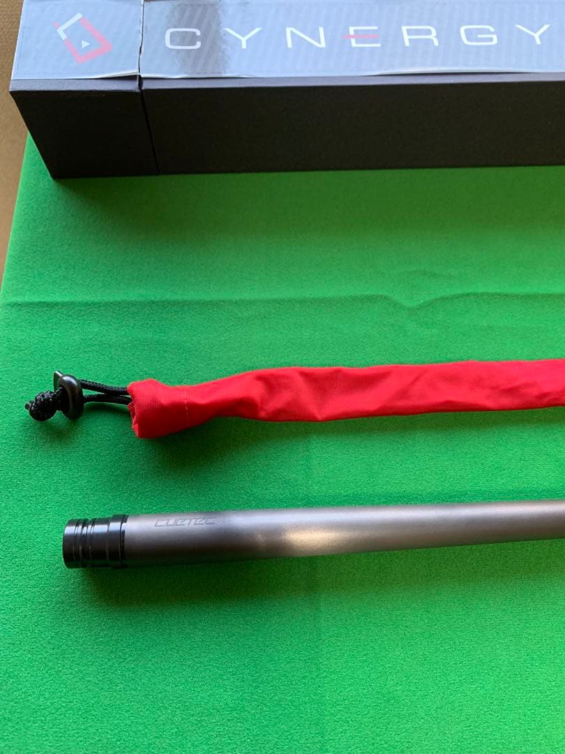 ほぼ新品　cuetec シナジー wavy 12.5 ビリヤード