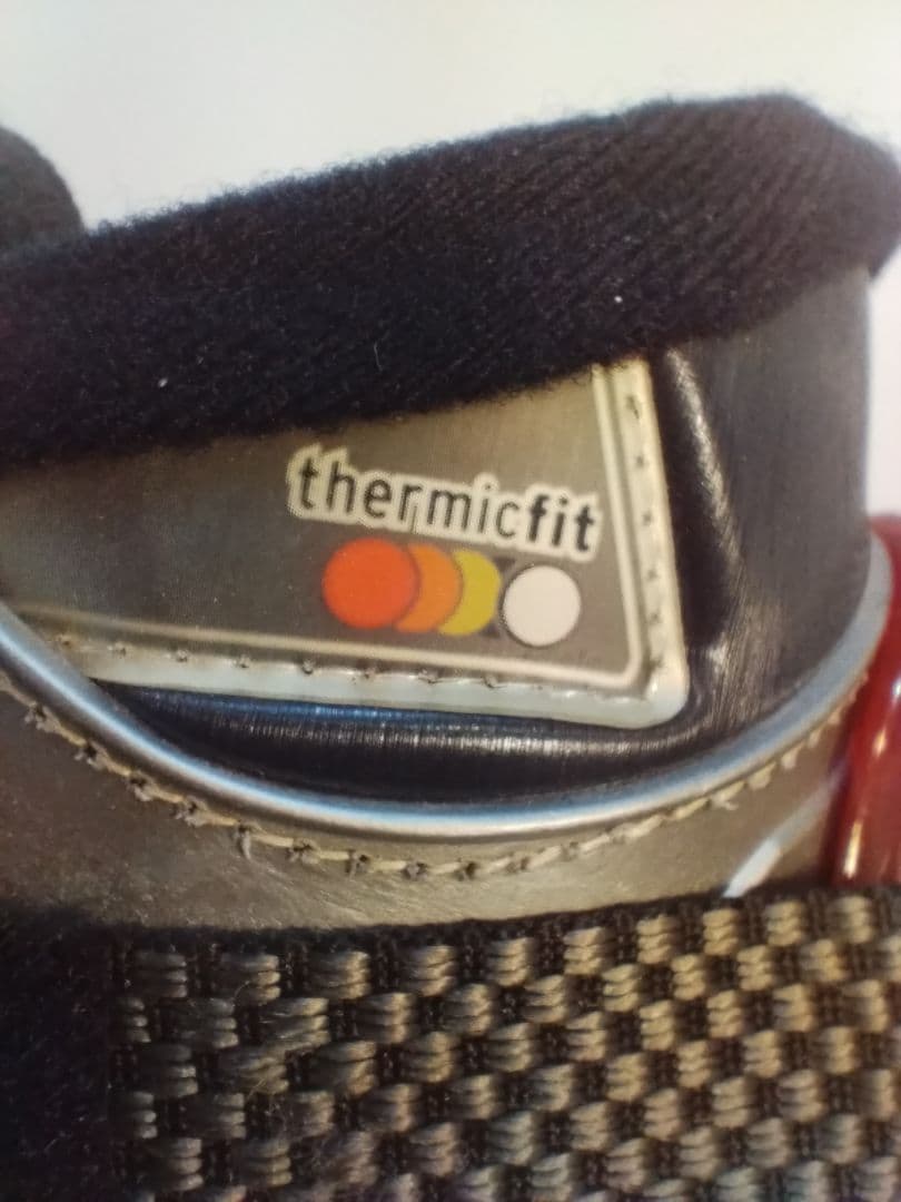 SALOMON スキー靴 赤