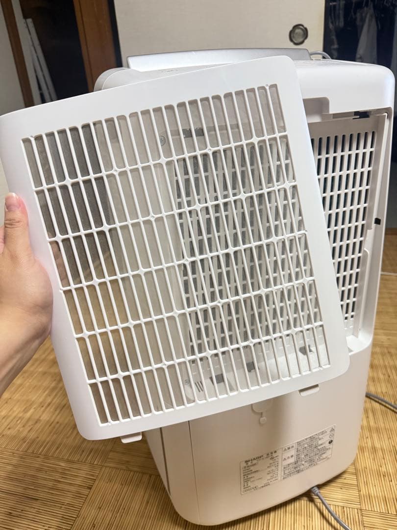 2023年製 SHARP衣類乾燥・除湿機（ホワイト）CV-S180