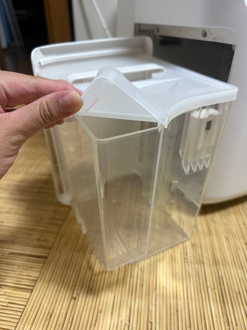 2023年製 SHARP衣類乾燥・除湿機（ホワイト）CV-S180