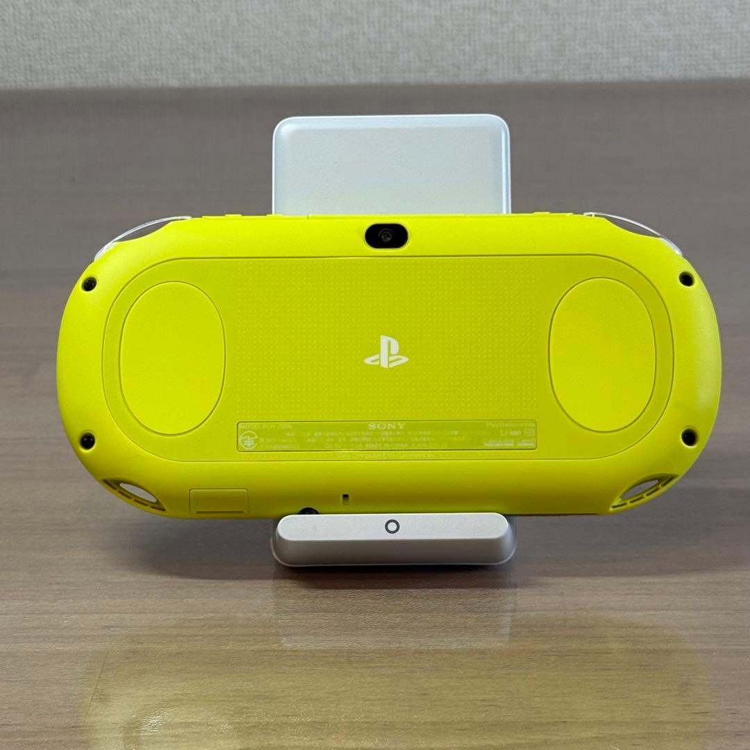 4-080【美品】PSVITA PCH-2000 ライムグリーン/ホワイト