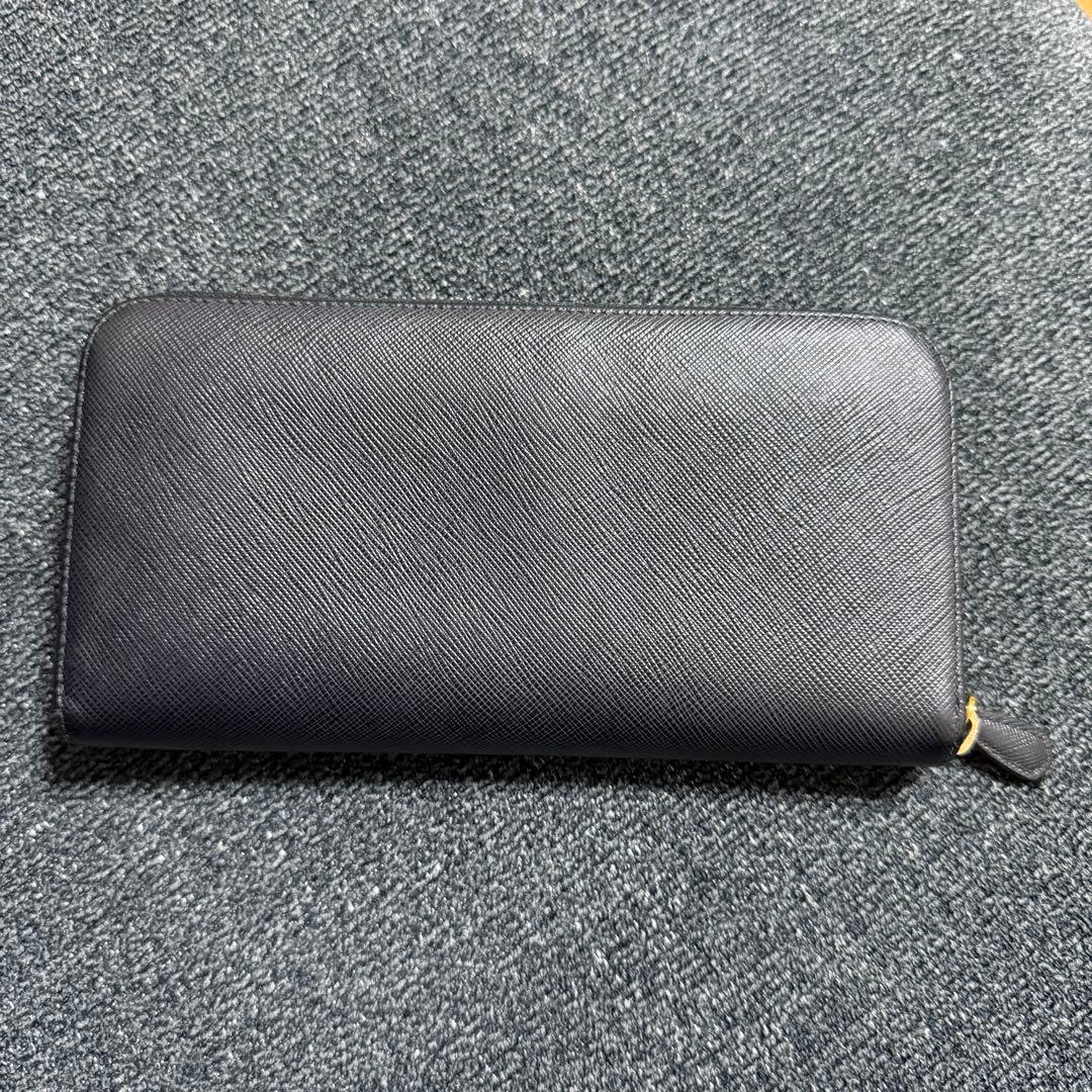 PRADA サフィアーノ長財布