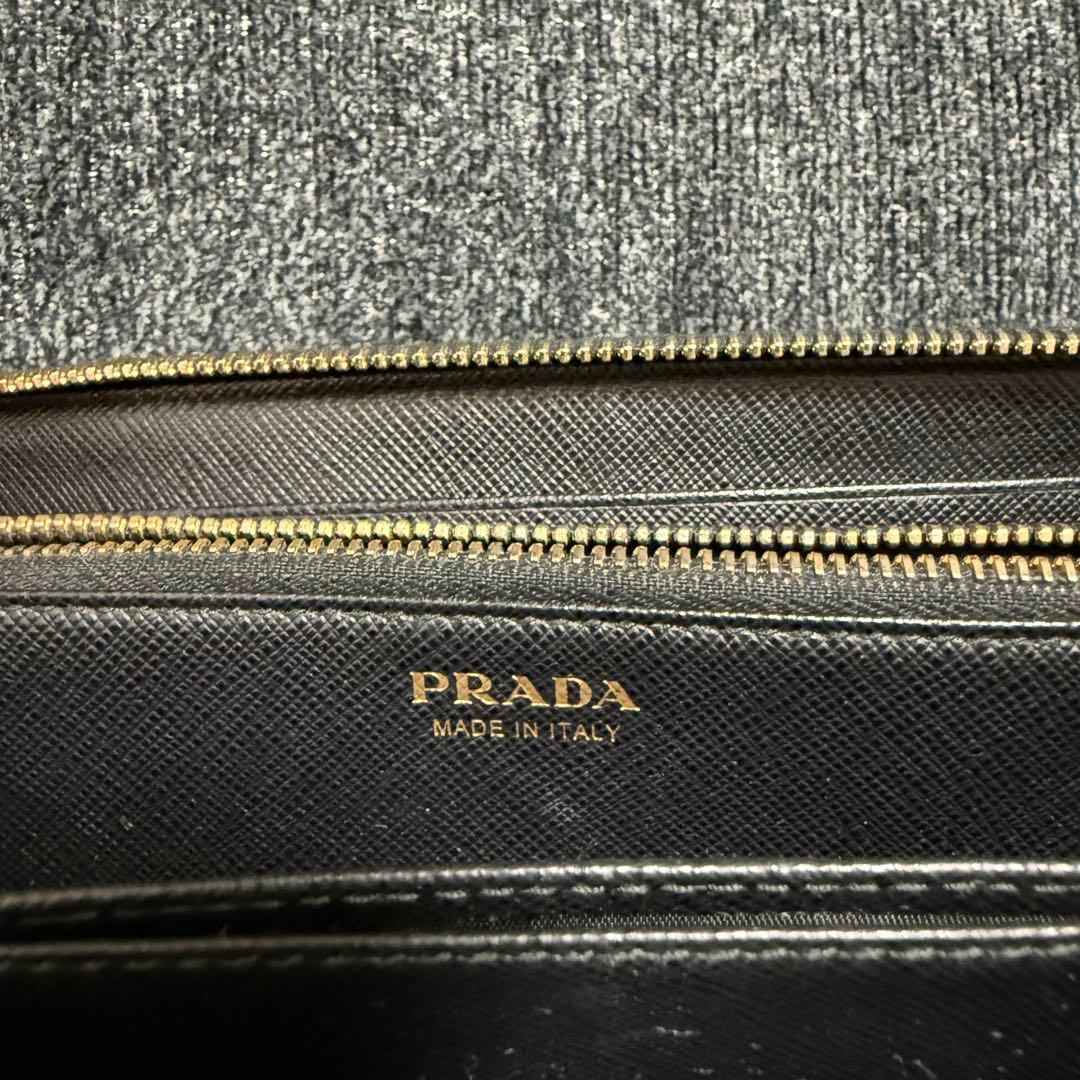 PRADA サフィアーノ長財布
