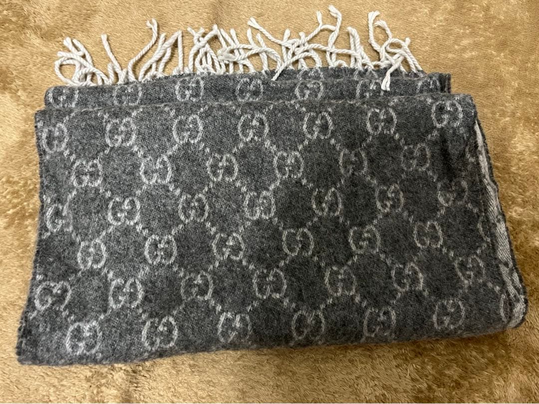 gucci グッチ　マフラー