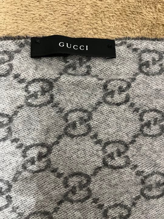 gucci グッチ　マフラー