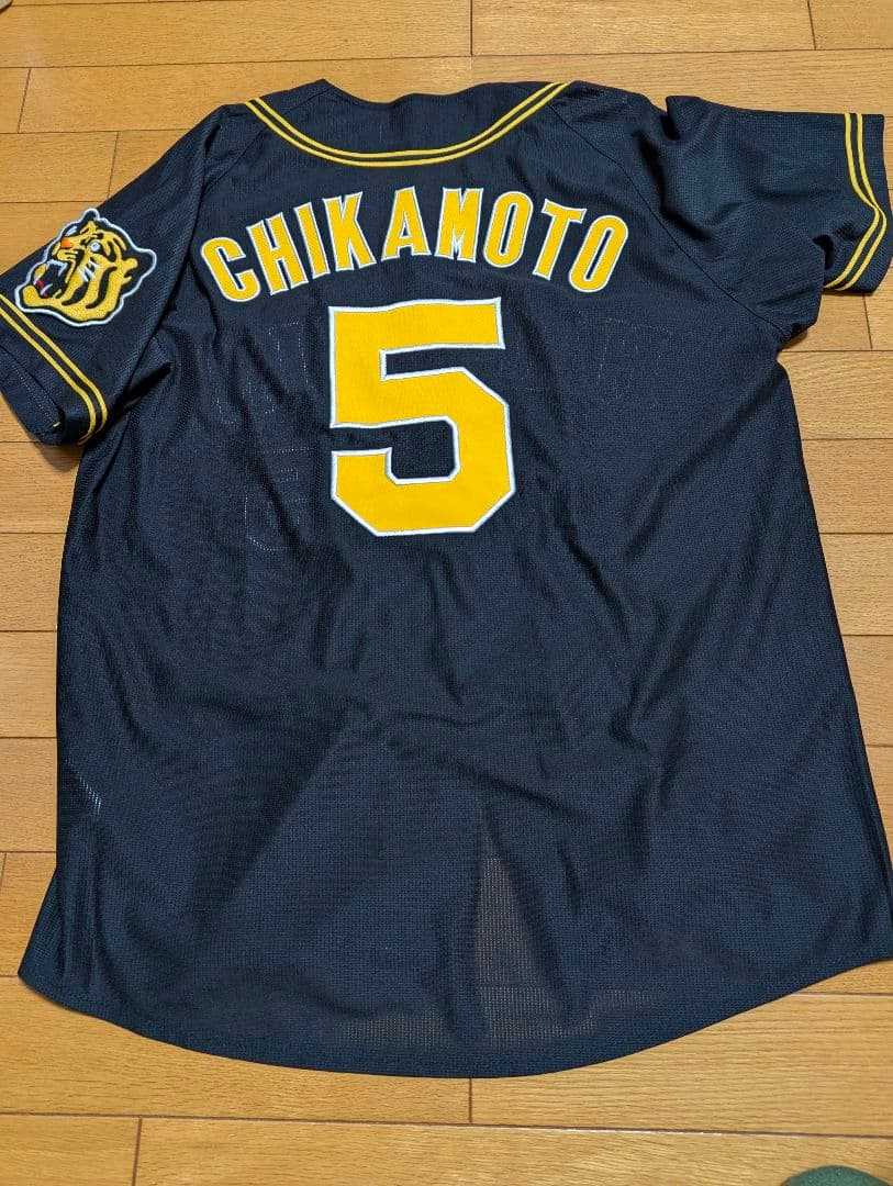 阪神ブラックビジターユニフォーム　 近本Lサイズ