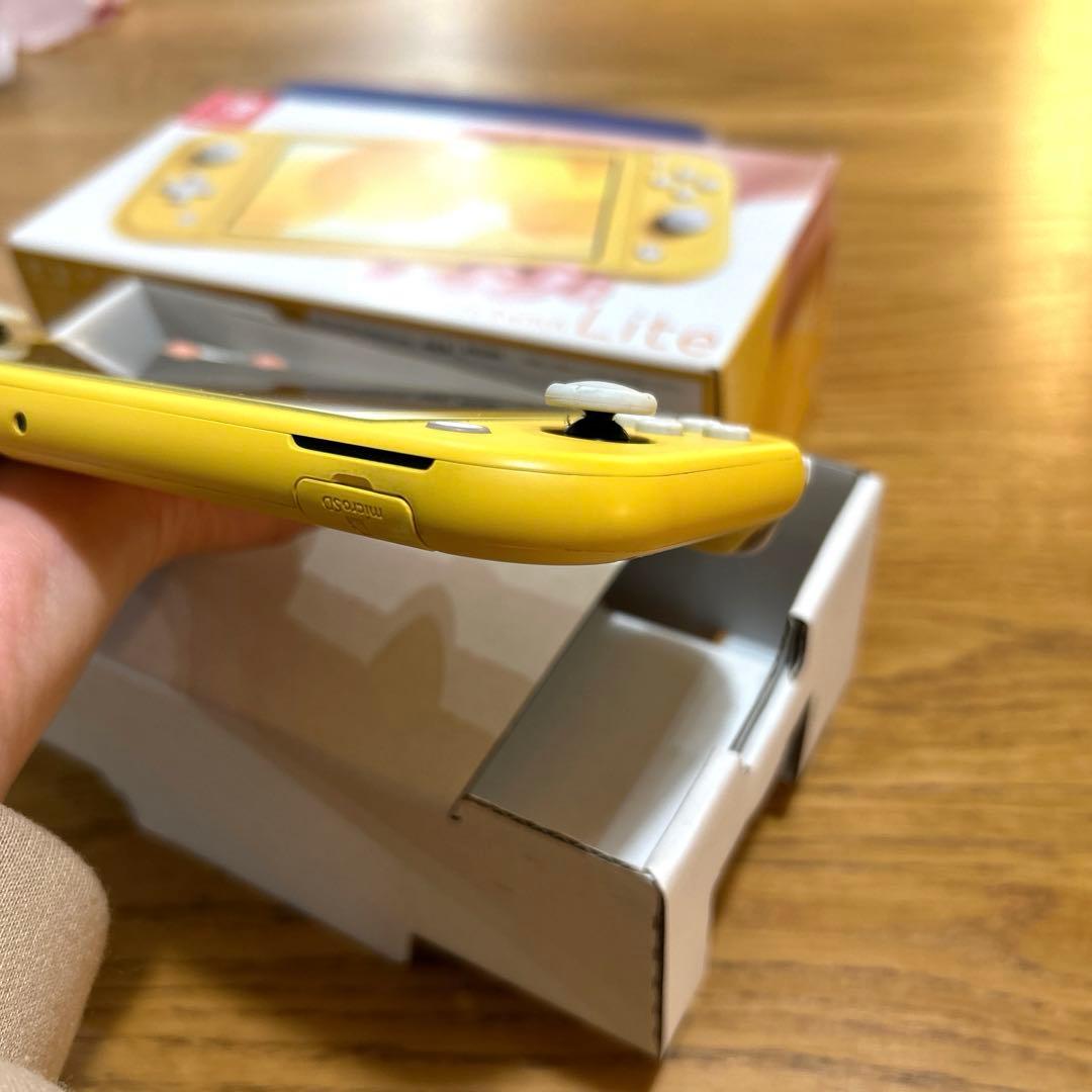 Nintendo Switch Lite イエロー 本体　ケース付き