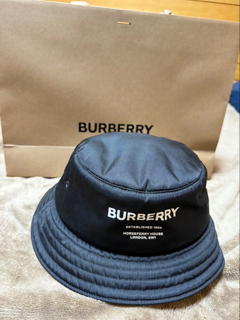 BURBERRY ブラック バケットハット