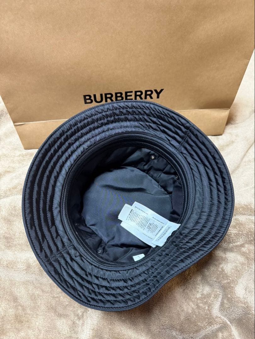 BURBERRY ブラック バケットハット