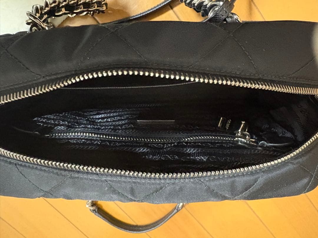 美品プラダバッグ