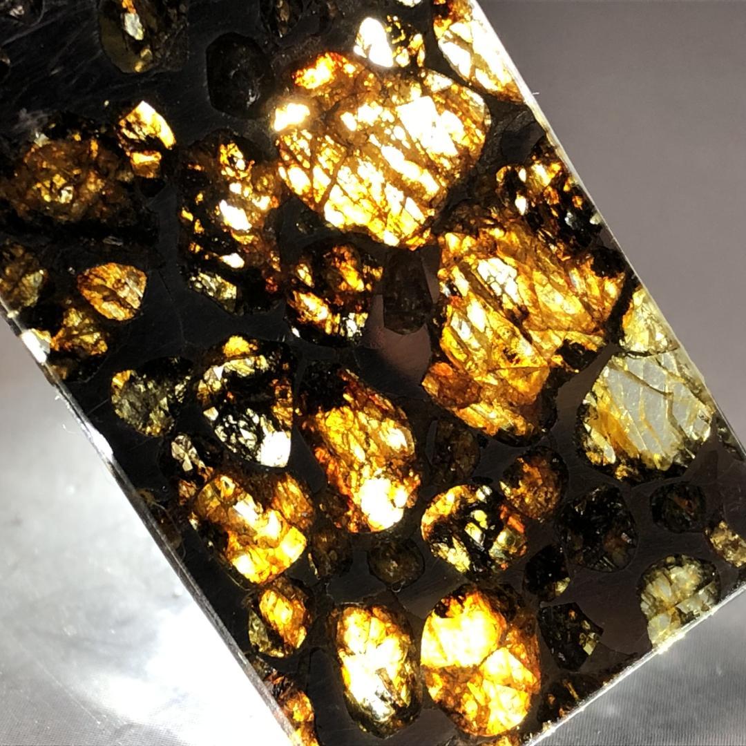 パラサイト隕石 隕石　石鉄隕石　セリコ隕石 美品　重さ約6ｇ　ケース付