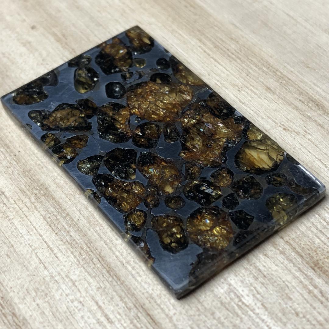 パラサイト隕石 隕石　石鉄隕石　セリコ隕石 美品　重さ約6ｇ　ケース付