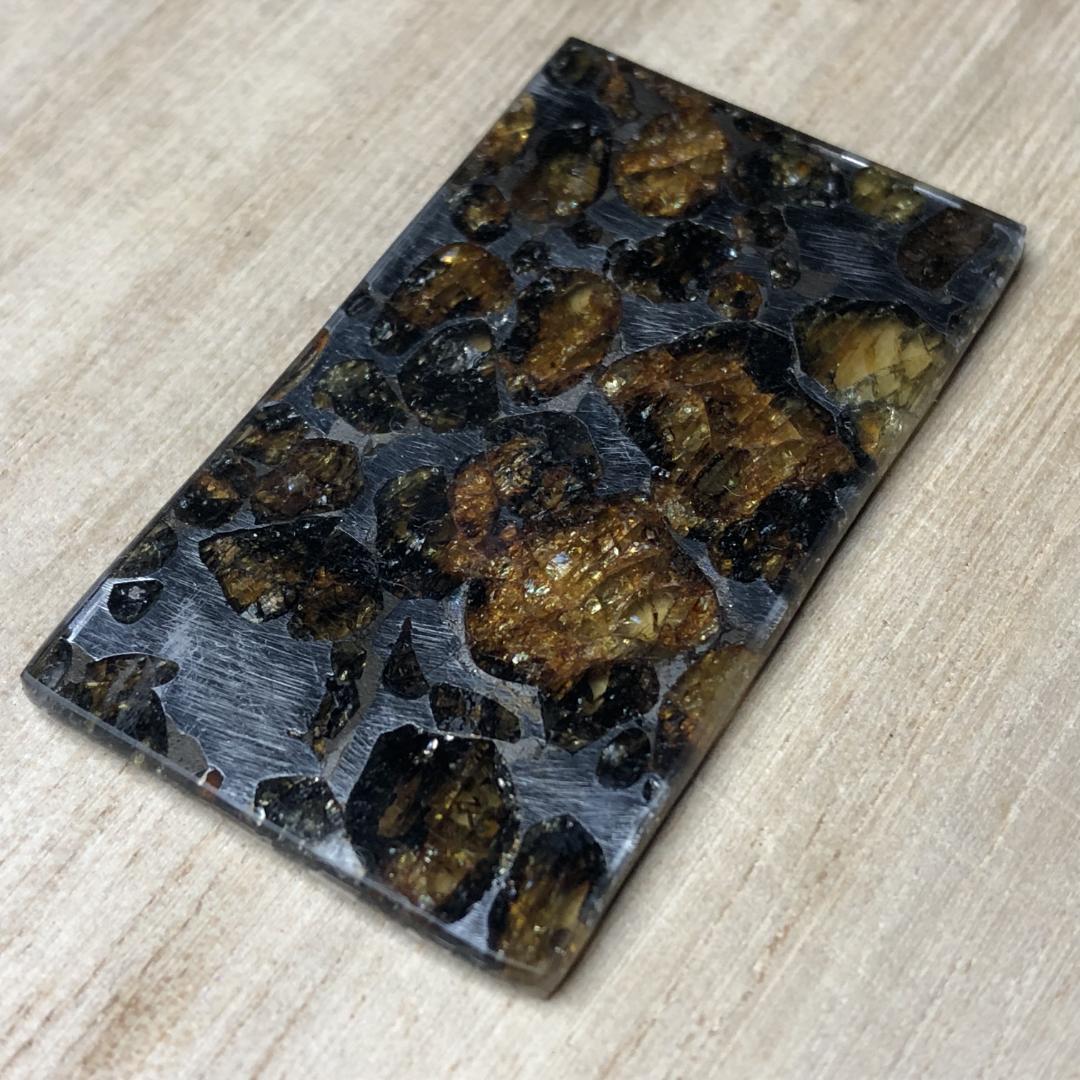 パラサイト隕石 隕石　石鉄隕石　セリコ隕石 美品　重さ約6ｇ　ケース付