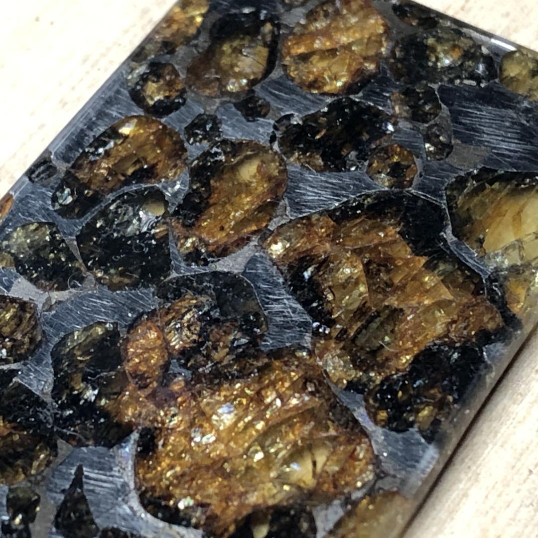 パラサイト隕石 隕石　石鉄隕石　セリコ隕石 美品　重さ約6ｇ　ケース付