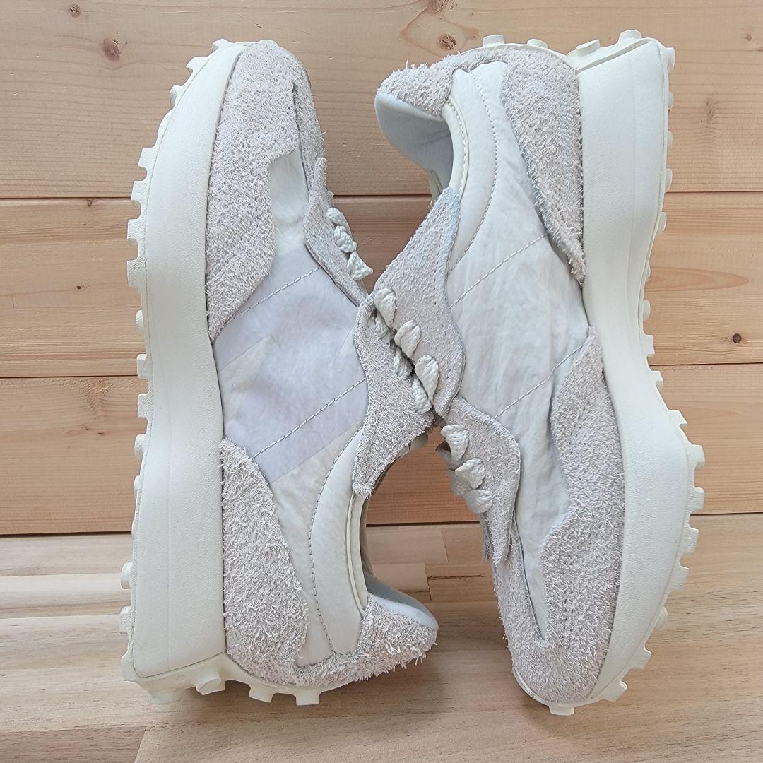 ニューバランス U327WCC ホワイト 23.5cm