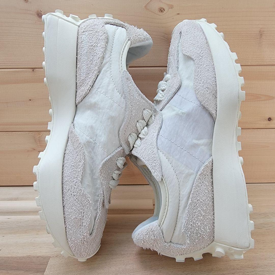 ニューバランス U327WCC ホワイト 23.5cm