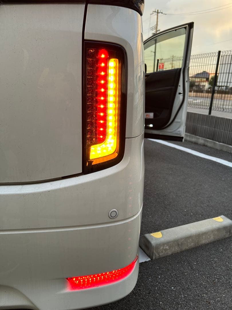 エルグランド E52系 Valenti ジュエルLEDテールランプTRAD ロア