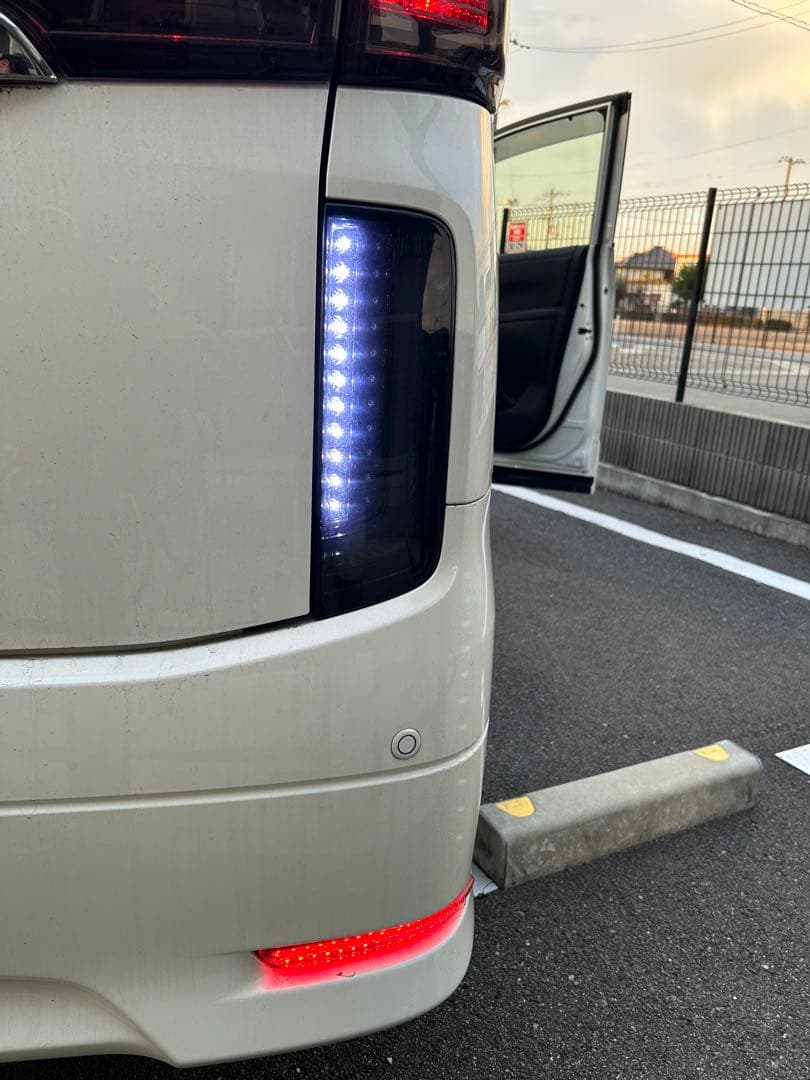 エルグランド E52系 Valenti ジュエルLEDテールランプTRAD ロア