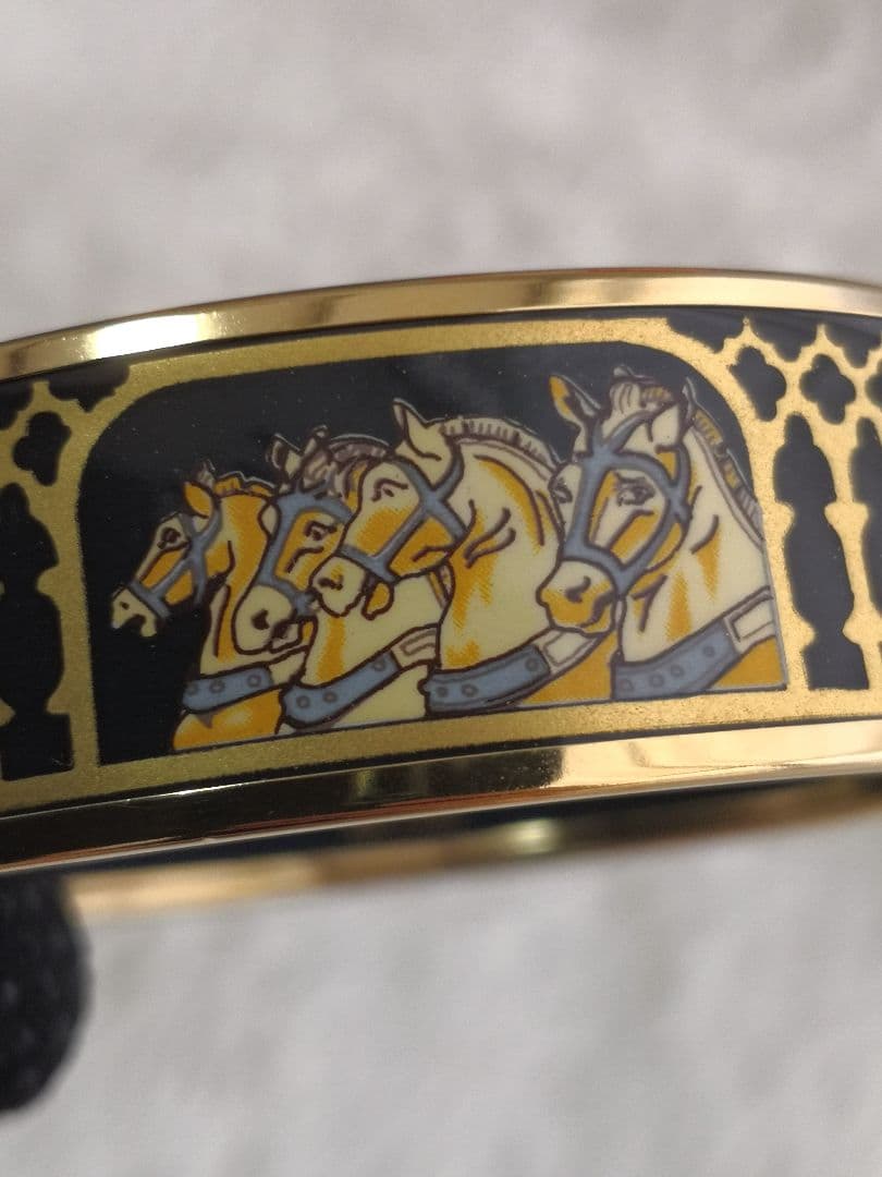 M*s様 【美品】HERMES エマイユ バングル 馬モチーフ 3連馬 七宝 馬