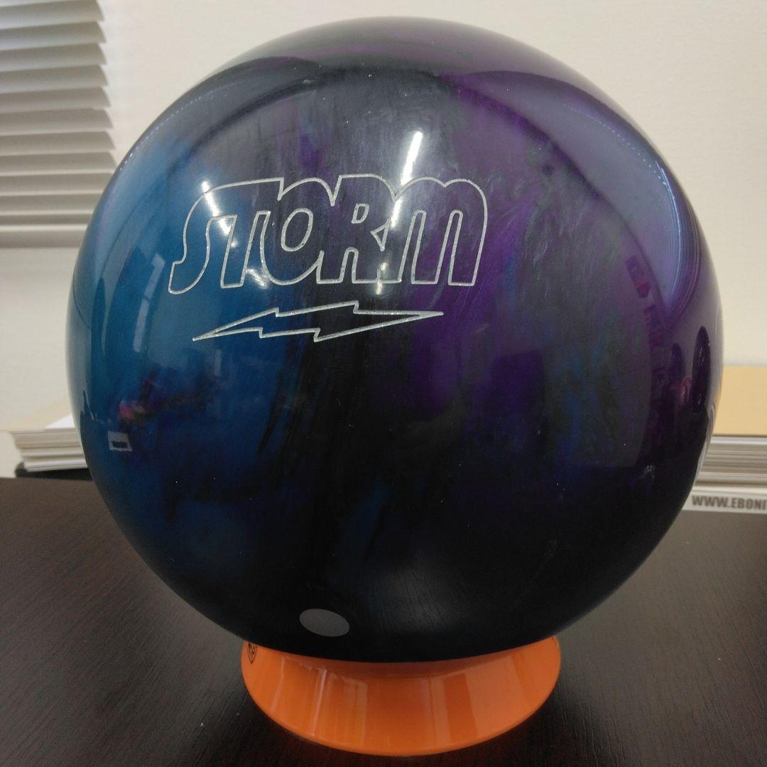STORM ASTRO PHYSIX ボウリングボール 14p4ozです。