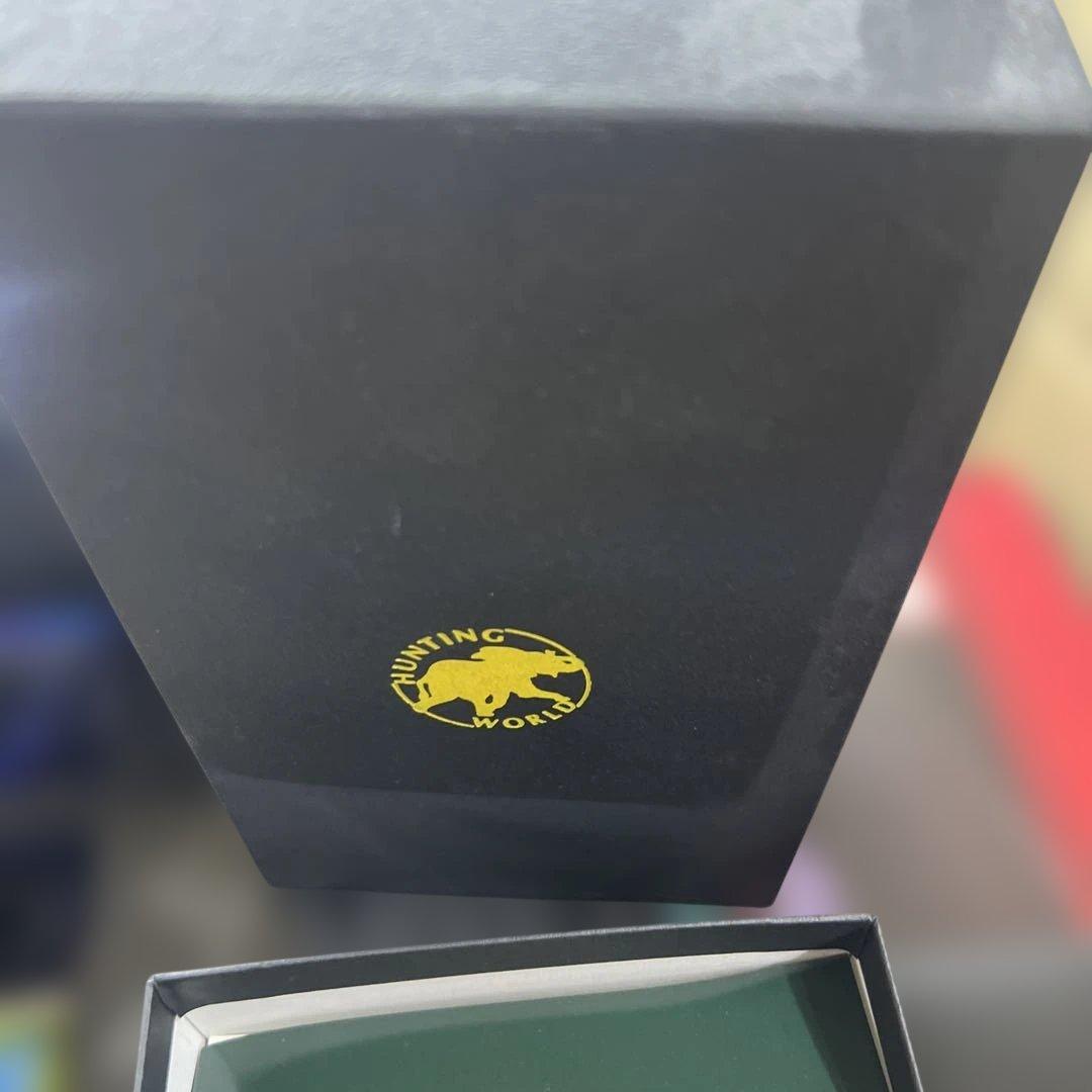 【保証書・冊子・箱付き美品】HUNTING WORLD スイス製クォーツ 腕時計