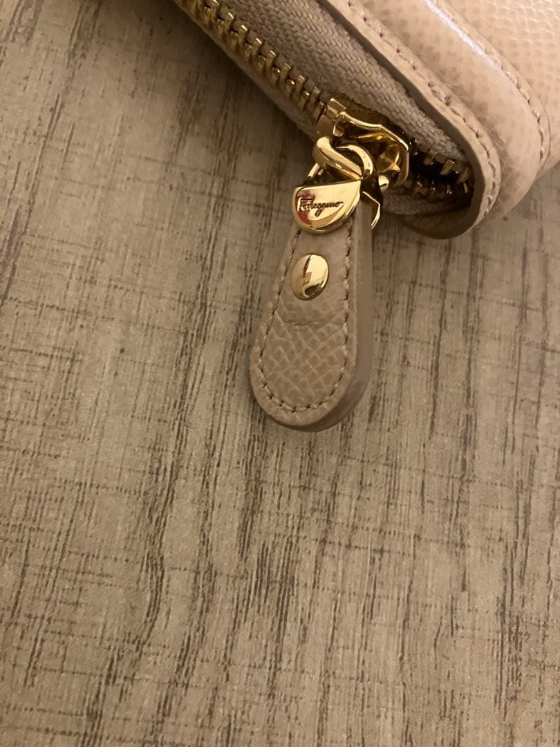 フェラガモ　財布　22-D156 マカダミア