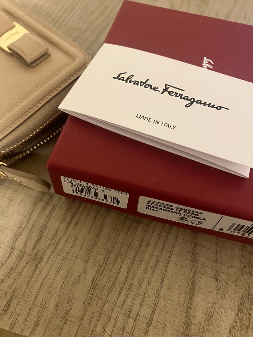 フェラガモ　財布　22-D156 マカダミア