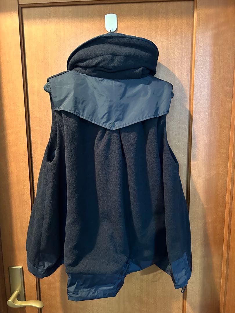 【新品未使用定価21000円】LASUD フード付きブラックベスト