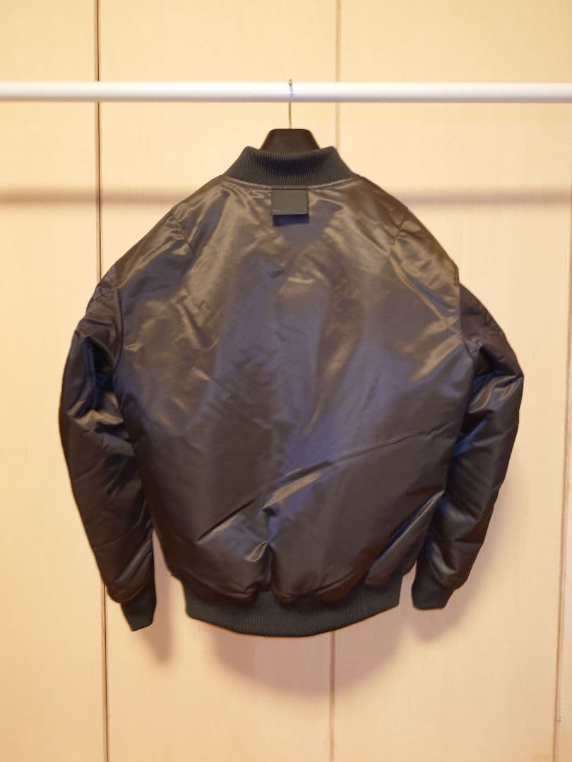 ユニクロ　+J復刻版ハイブリッドダウンオーバーサイズMA1 Sサイズ グレイ